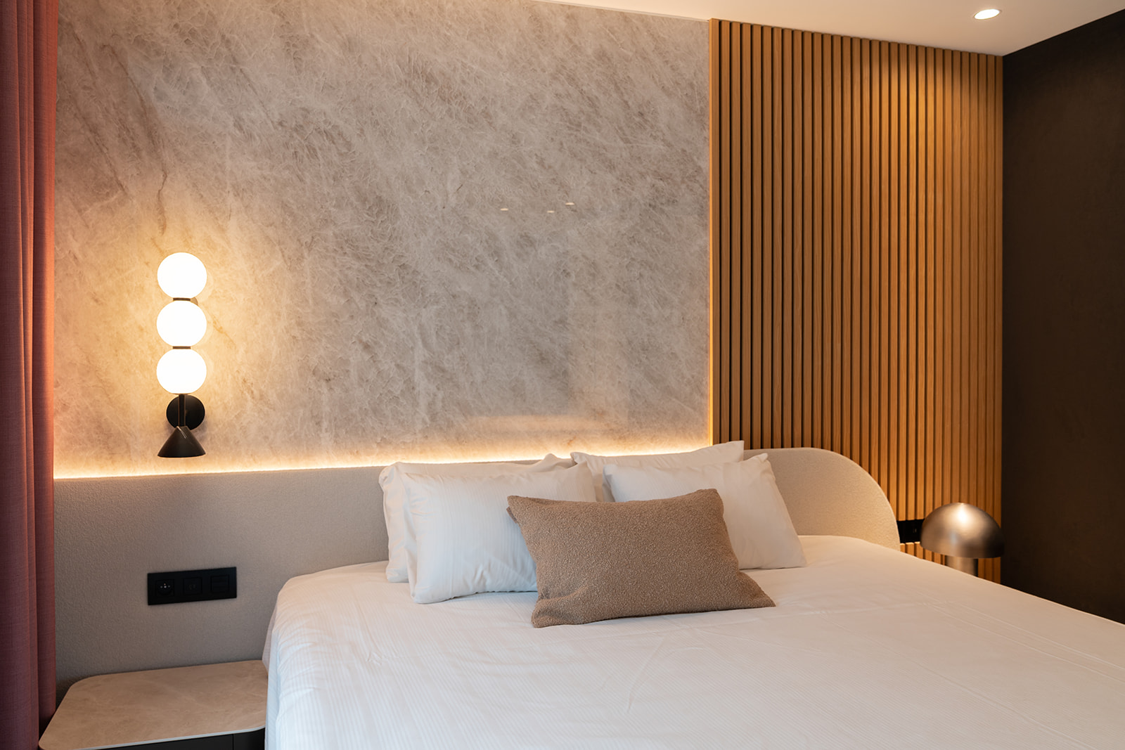Eigentijdse hotelkamer in de Météore-vleugel van Hotel Mardaga